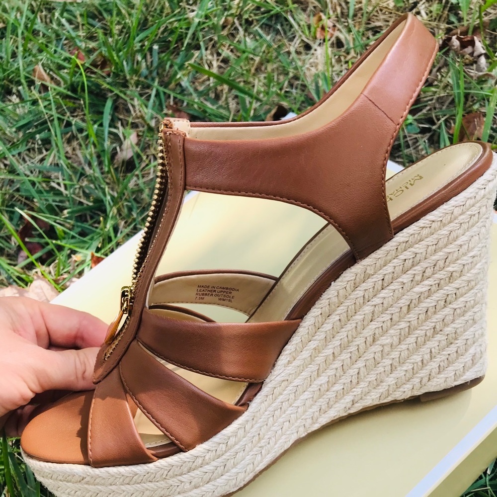 Michael Kors, Berkeley Wedge ,size 7.5M